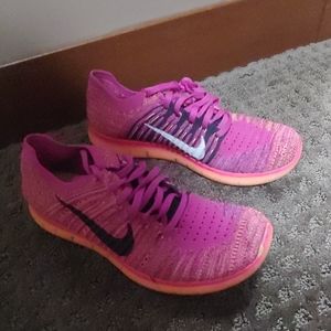 Nike Fuchsia Fly Knit Shoes Youth 6.5